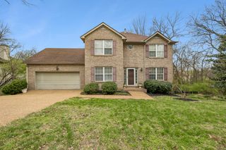 121 Bentree Dr, Hendersonville, TN 37075
