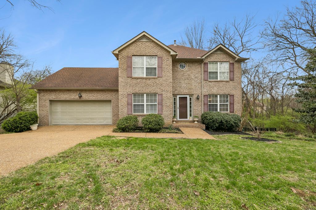 121 Bentree Dr, Hendersonville, TN 37075