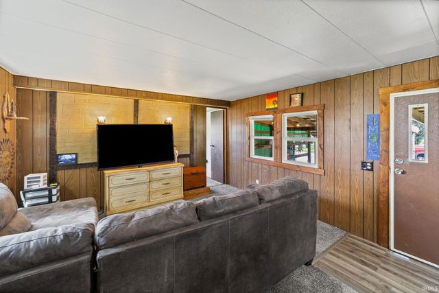 200 Church Street, Walton, IN 46994