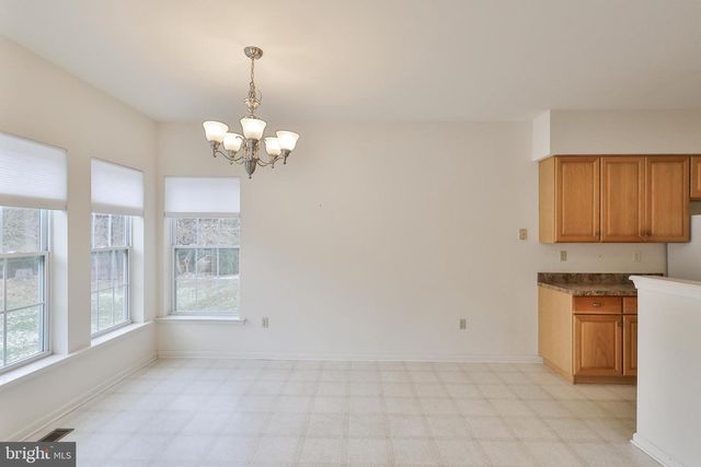 1384 HENNABERRY LN, Easton, PA 18040