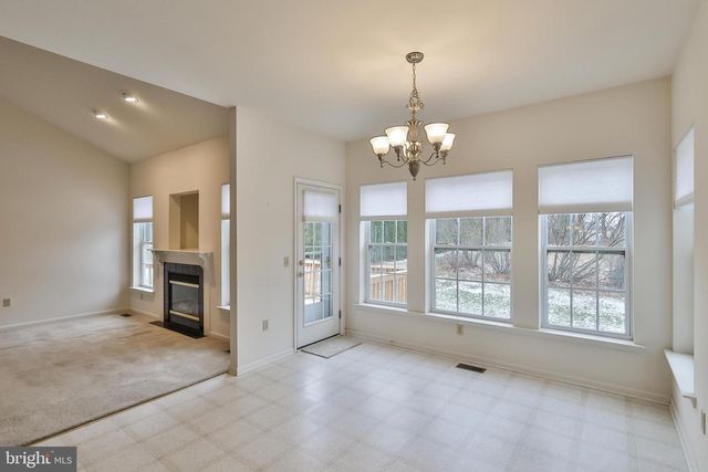 1384 HENNABERRY LN, Easton, PA 18040