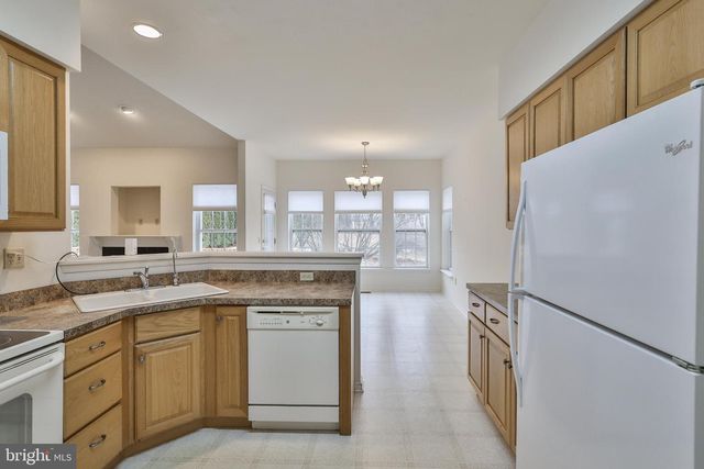 1384 HENNABERRY LN, Easton, PA 18040