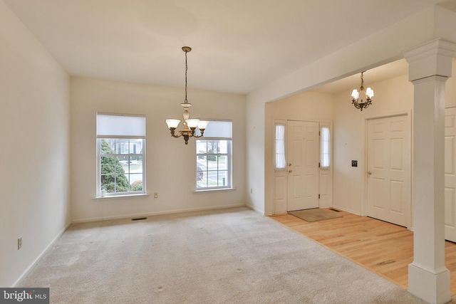 1384 HENNABERRY LN, Easton, PA 18040