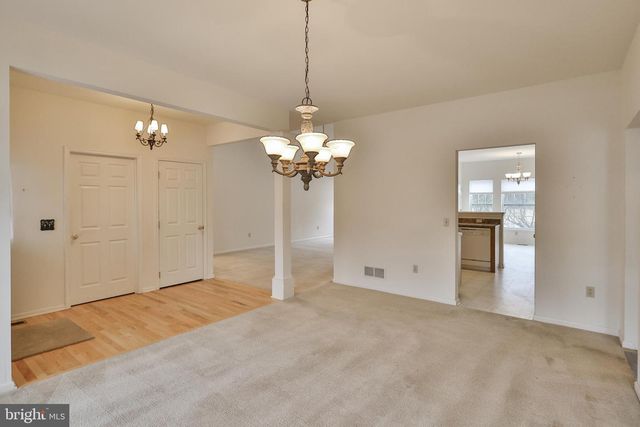 1384 HENNABERRY LN, Easton, PA 18040