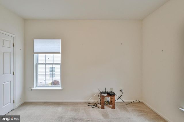 1384 HENNABERRY LN, Easton, PA 18040