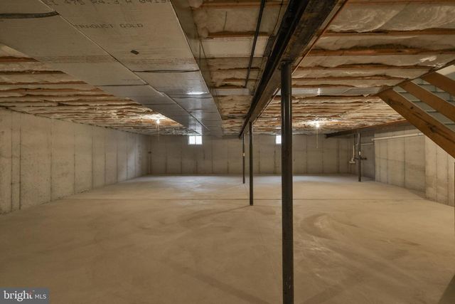 1384 HENNABERRY LN, Easton, PA 18040