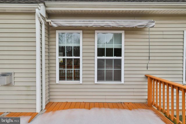 1384 HENNABERRY LN, Easton, PA 18040