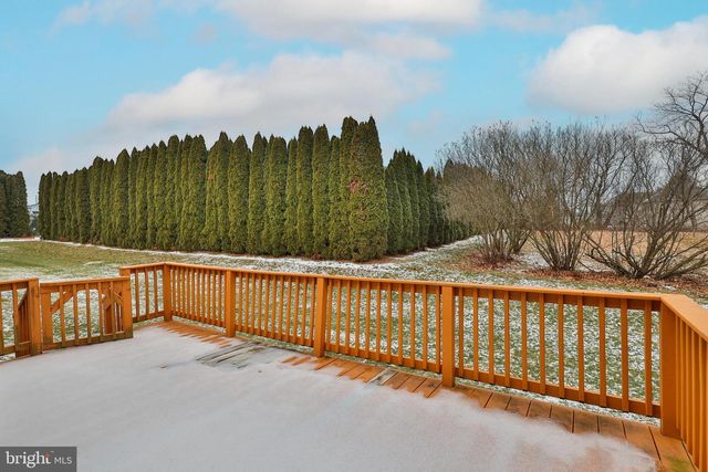 1384 HENNABERRY LN, Easton, PA 18040