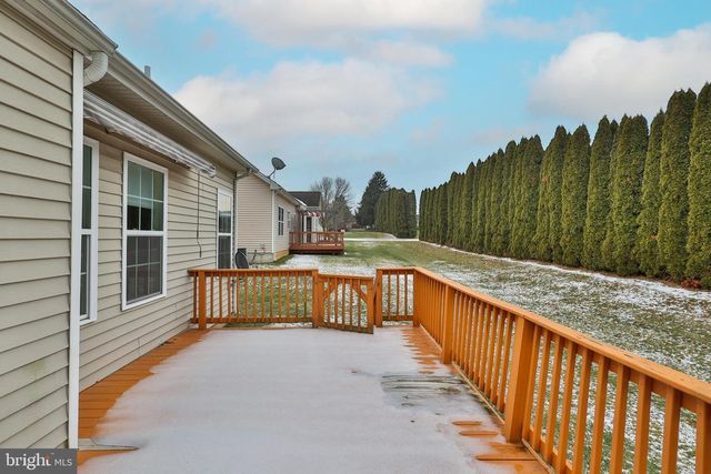 1384 HENNABERRY LN, Easton, PA 18040