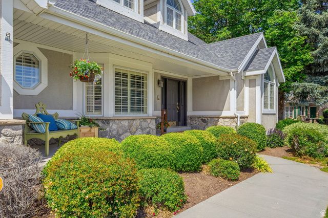 2114 W SURREY CIR, Taylorsville, UT 84129