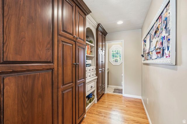 2114 W SURREY CIR, Taylorsville, UT 84129