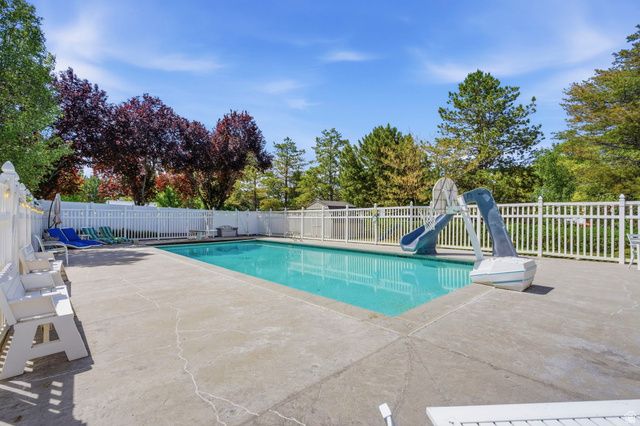 2114 W SURREY CIR, Taylorsville, UT 84129
