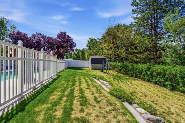 2114 W SURREY CIR, Taylorsville, UT 84129