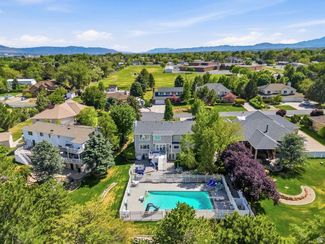 2114 W SURREY CIR, Taylorsville, UT 84129