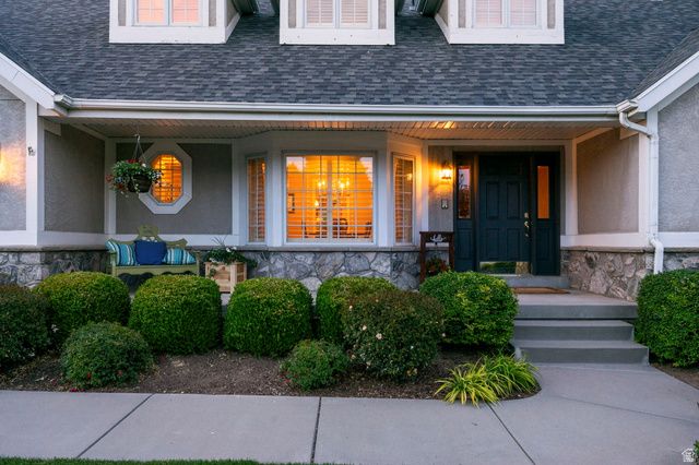 2114 W SURREY CIR, Taylorsville, UT 84129