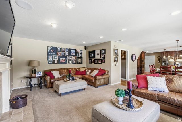 2114 W SURREY CIR, Taylorsville, UT 84129