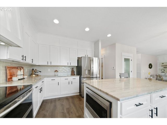 20152 CHANTICLEER Pl, Oregon City, OR 97045