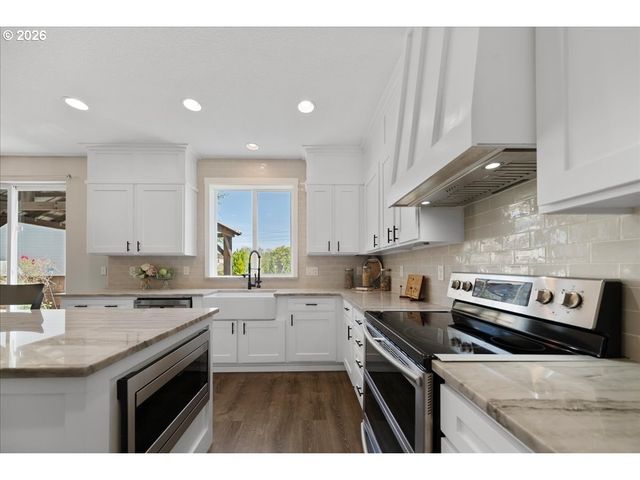 20152 CHANTICLEER Pl, Oregon City, OR 97045