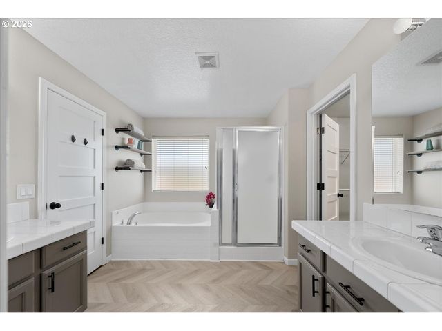 20152 CHANTICLEER Pl, Oregon City, OR 97045