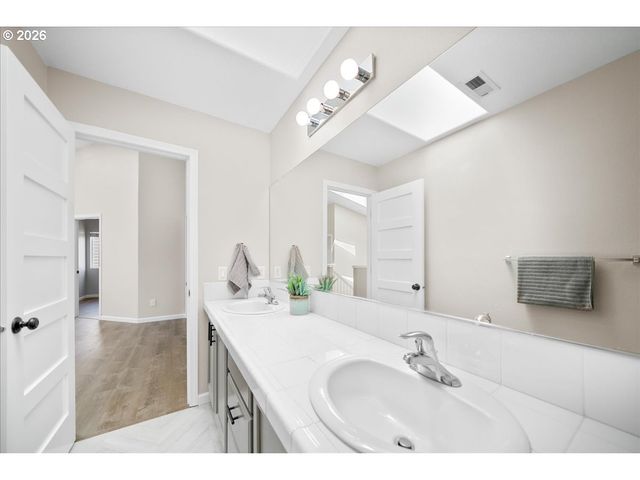 20152 CHANTICLEER Pl, Oregon City, OR 97045