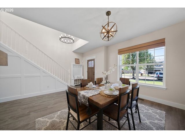 20152 CHANTICLEER Pl, Oregon City, OR 97045