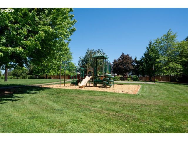 20152 CHANTICLEER Pl, Oregon City, OR 97045