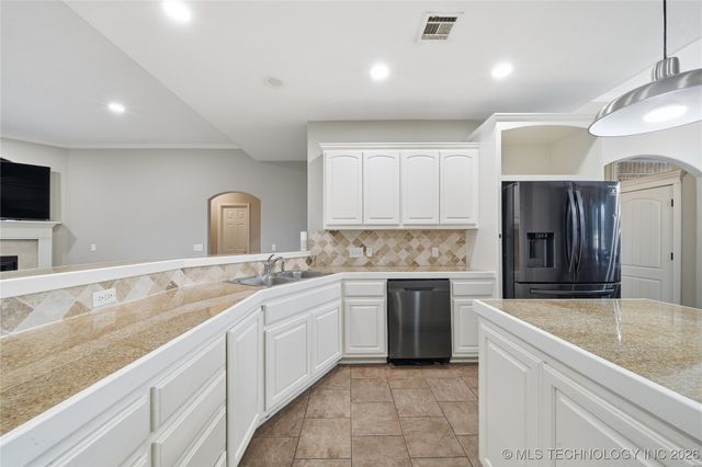 14220 S Vandalia Avenue, Bixby, OK 74008