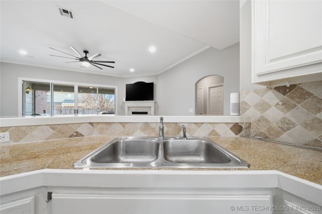 14220 S Vandalia Avenue, Bixby, OK 74008