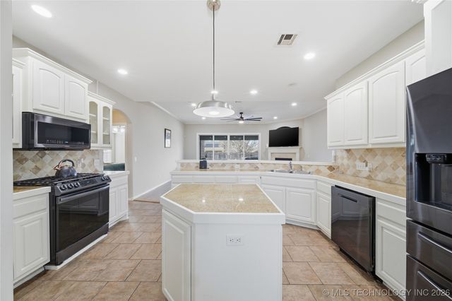 14220 S Vandalia Avenue, Bixby, OK 74008