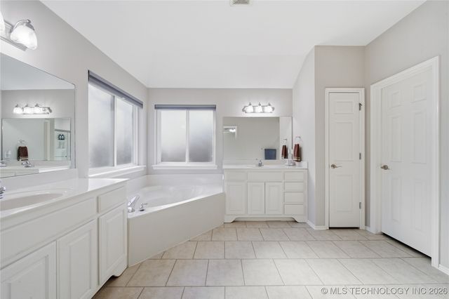 14220 S Vandalia Avenue, Bixby, OK 74008