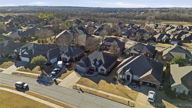 14220 S Vandalia Avenue, Bixby, OK 74008