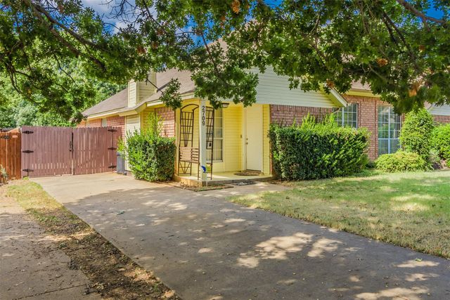 2709 Brittany Drive, Euless, TX 76039