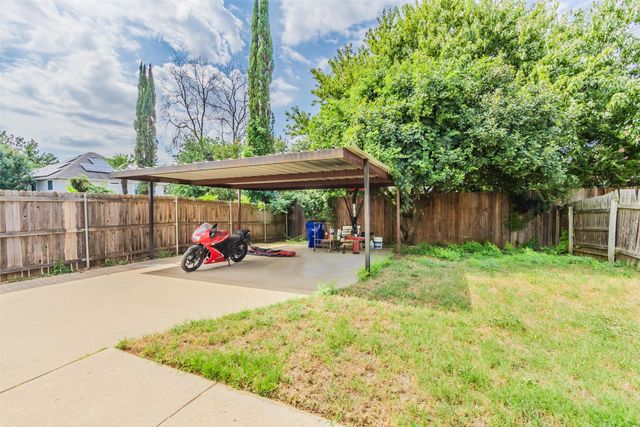 2709 Brittany Drive, Euless, TX 76039