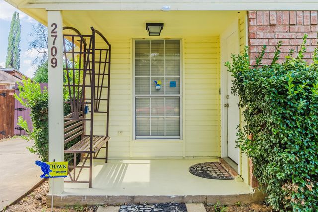2709 Brittany Drive, Euless, TX 76039