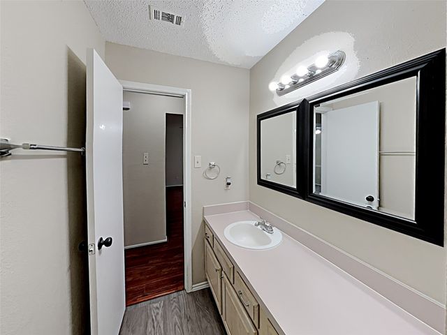 1714 Knob Hill Drive, Garland, TX 75043
