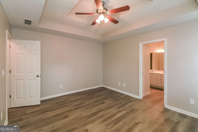 1567 Isleworth Circle, Atlanta, GA 30349