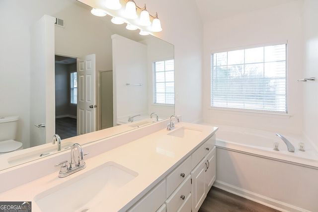 1567 Isleworth Circle, Atlanta, GA 30349