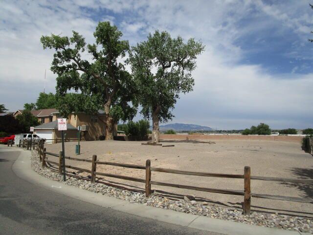 3641 CAMEO Drive, Albuquerque, NM 87105