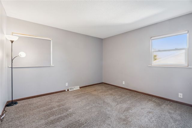 3108 Huxley Lane SW, Cedar Rapids, IA 52404