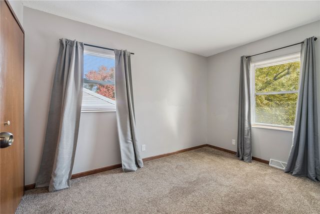 3108 Huxley Lane SW, Cedar Rapids, IA 52404