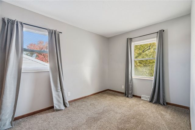 3108 Huxley Lane SW, Cedar Rapids, IA 52404