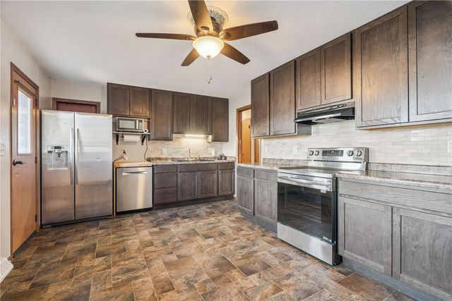 3108 Huxley Lane SW, Cedar Rapids, IA 52404