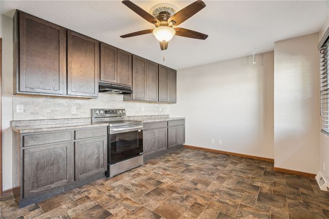 3108 Huxley Lane SW, Cedar Rapids, IA 52404