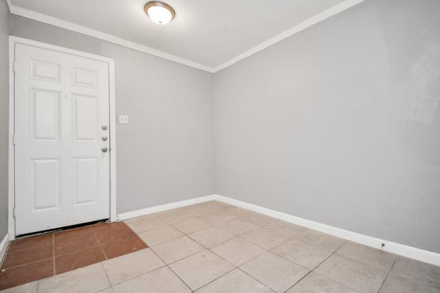 8622 Elbert Street B, Houston, TX 77028