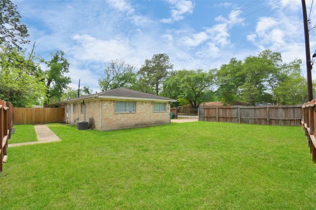 8622 Elbert Street B, Houston, TX 77028