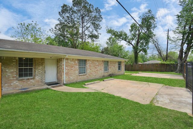 8622 Elbert Street B, Houston, TX 77028