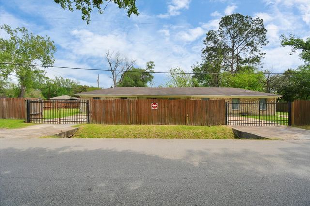 8622 Elbert Street B, Houston, TX 77028