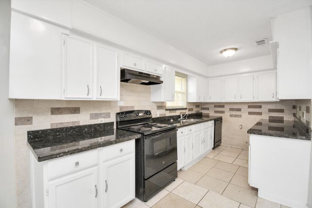 8622 Elbert Street B, Houston, TX 77028