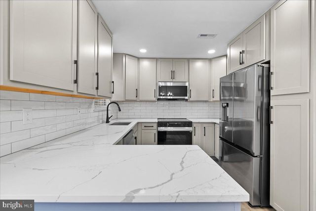 5301 KING CHARLES WAY, Bethesda, MD 20814