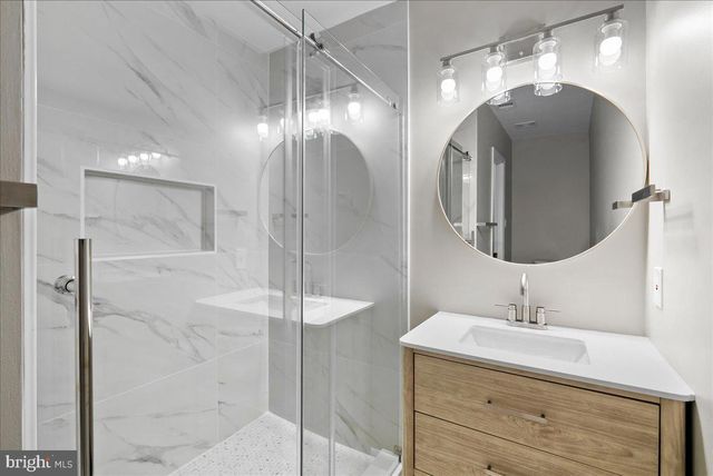 5301 KING CHARLES WAY, Bethesda, MD 20814